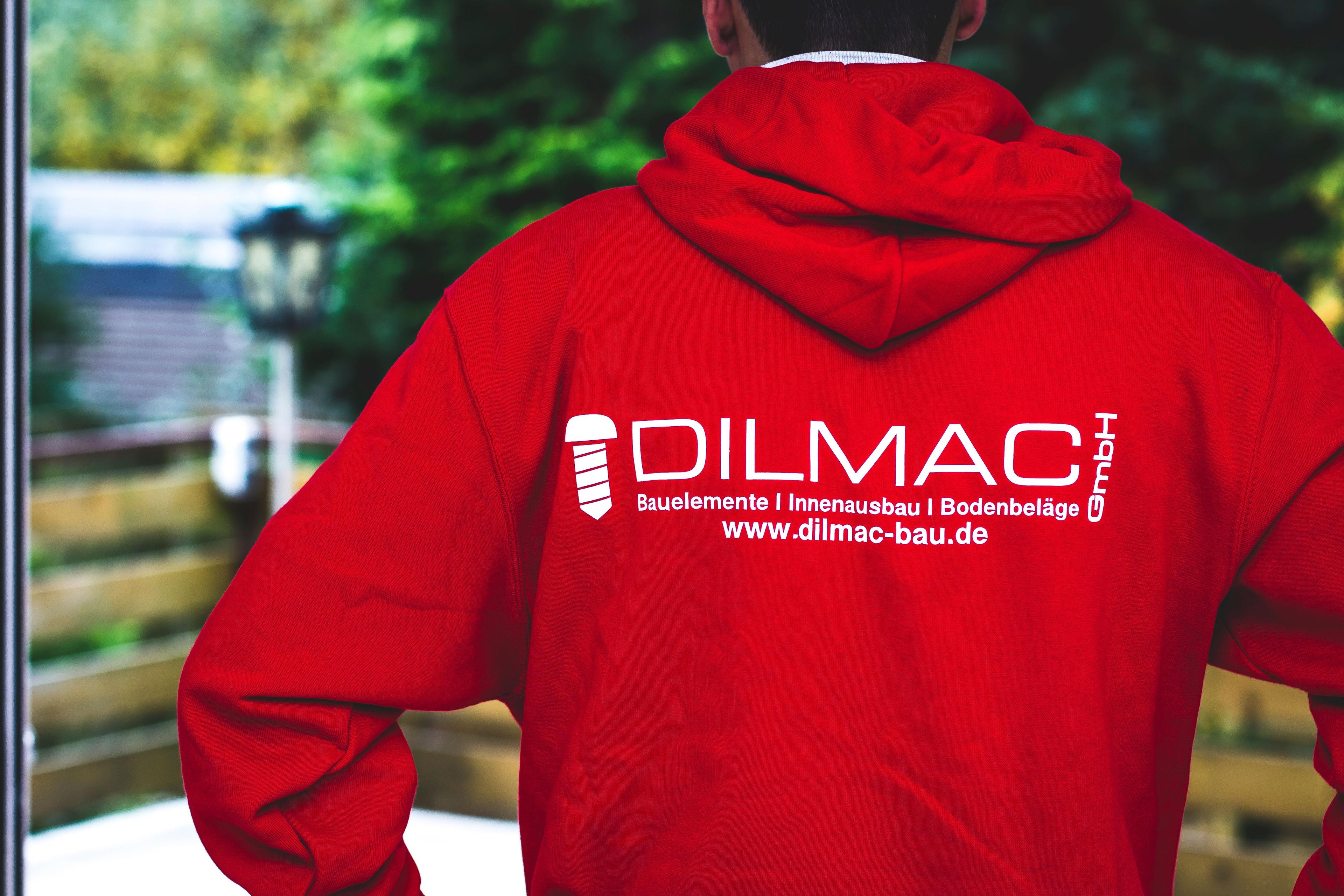 Mitarbeiter im Dilmac-Bau-Teamoutfit